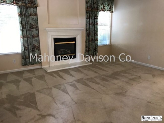 Foto del edificio - 404 Sparrow Ln