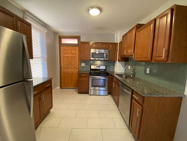 Foto del edificio - 2409 Glenmawr Ave