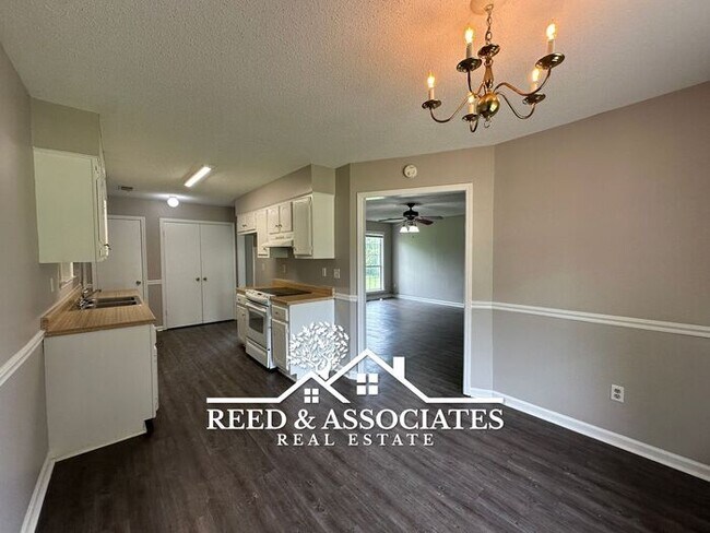 Foto del edificio - Bartlett Home Located in Quiet Cove!