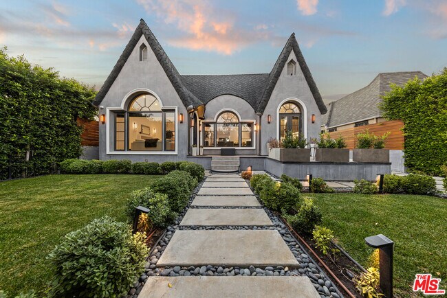 Building Photo - 331 N Crescent Heights Blvd