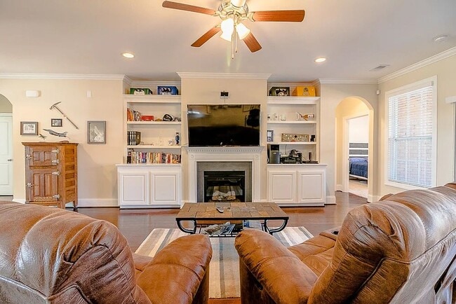Building Photo - THE ARBORS- 4 Bedroom, 3 Bath Home