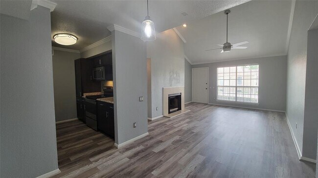 Foto del edificio - 1860 White Oak Dr