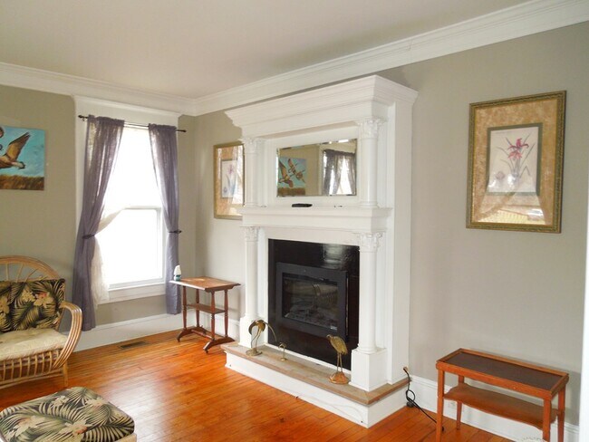 Building Photo - 4253 Sunnyside Rd