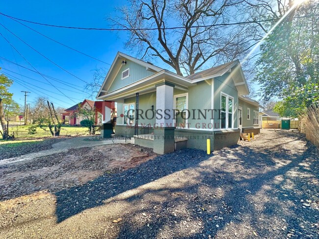 Building Photo - E Noble St 403/ 405  LEASE UP ONLY
