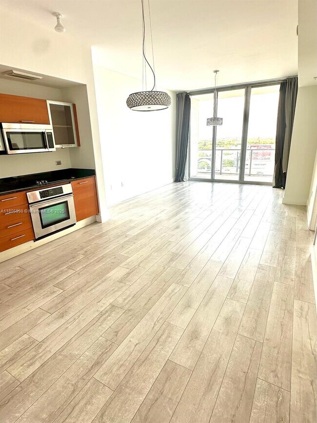Foto del edificio - 3470 E Coast Ave