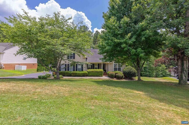 Foto del edificio - 137 Whispering Woods Pl