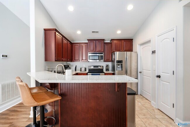 Foto del edificio - 265 Harold Murphy Dr