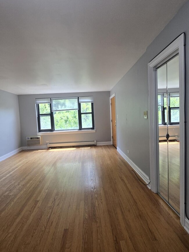 Photo - 7324 North Ridge Avenue #3E Apartment