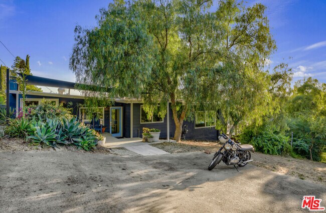 Building Photo - 3726 Richardson Dr