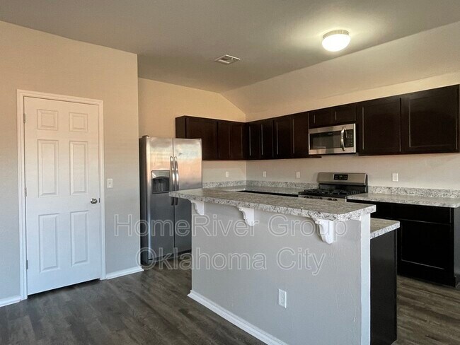 Building Photo - 5303 Nicole Dr