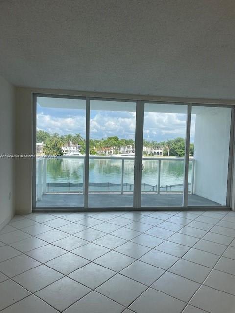 Foto principal - 5750 Collins Ave