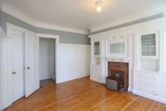 Building Photo - 711 Clayton St