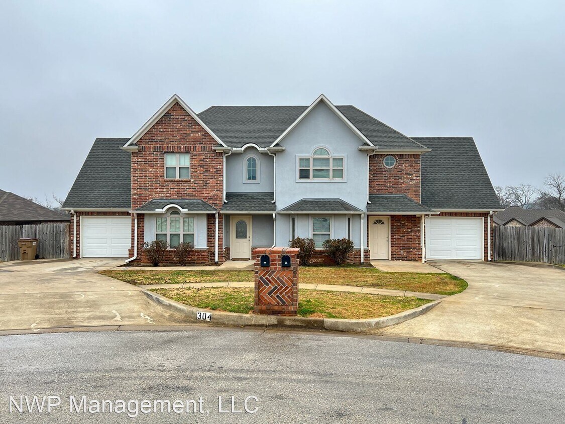 3 br, 2.5 bath House 302 Princess Place House Rental in Tyler, TX