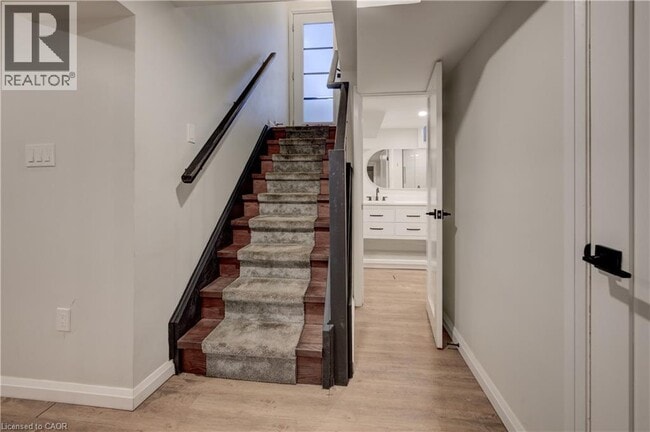 Building Photo - 111 Midland Dr