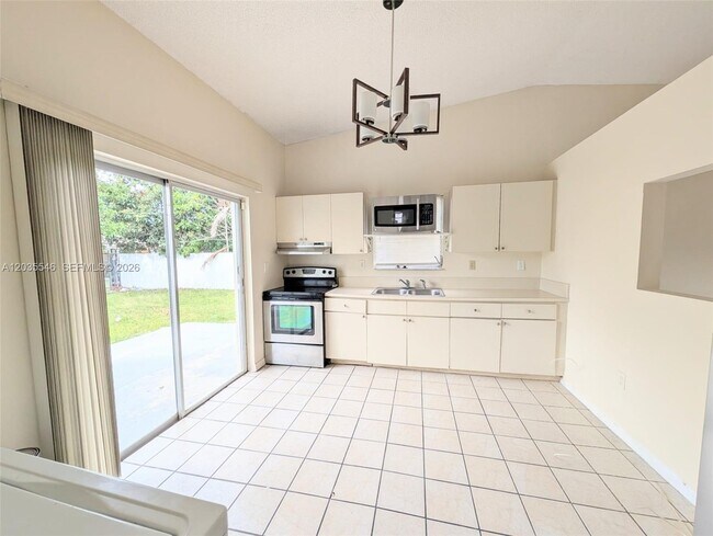 Foto del edificio - 15945 SW 304th St