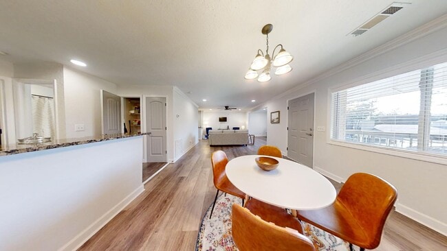 Building Photo - Vue-Dean