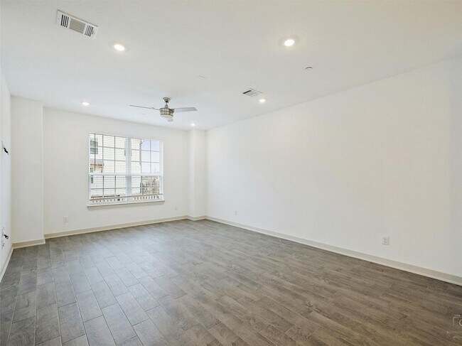 Foto del edificio - 543 Eiseley Dr