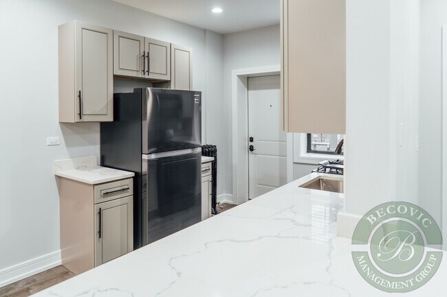 Foto del edificio - 6111 N Winthrop Ave