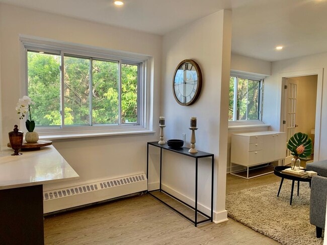 Building Photo - 3420 Decelles Pl