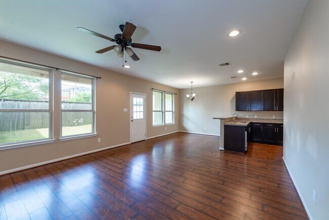 Foto del edificio - 17035 Wilthorne Gardens Ct