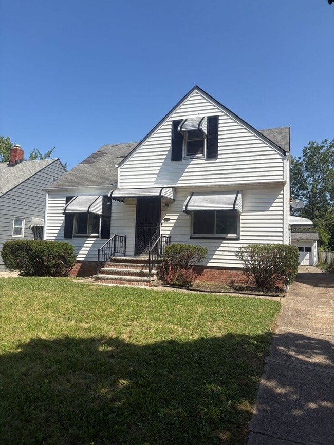 Building Photo - 16015 Westview Ave