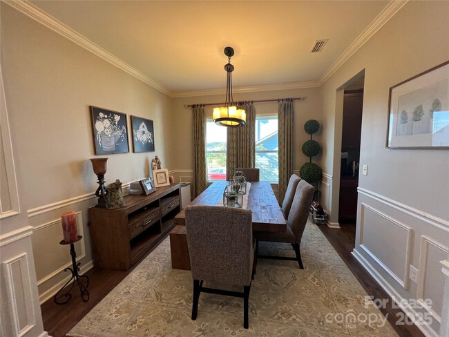 Foto del edificio - 4032 Huntley Glen Dr