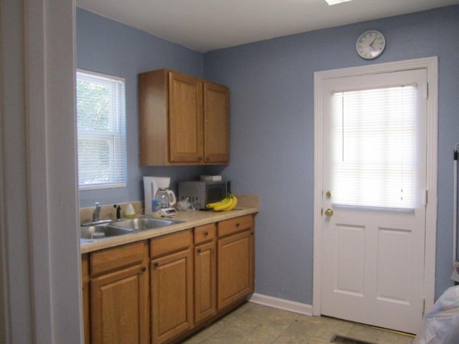 Building Photo - 1101 Colorado St