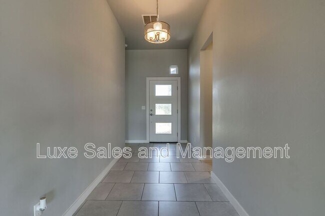 Building Photo - 10608 Glover River Dr