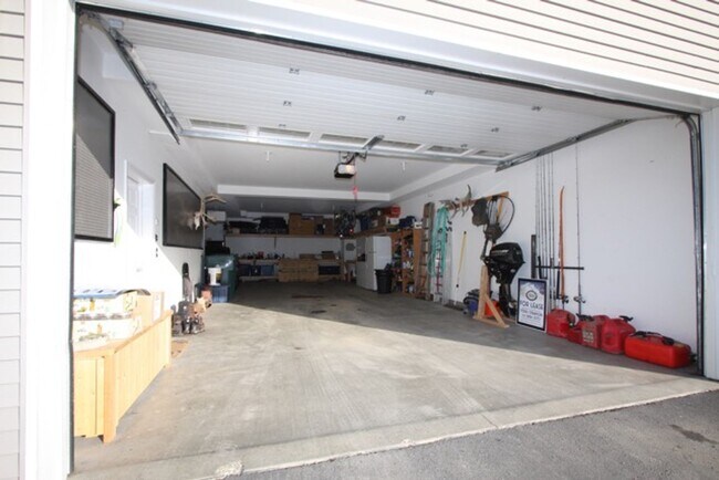 Foto del edificio - 3 Bed, 2.5 Bath Condo in Eagle River