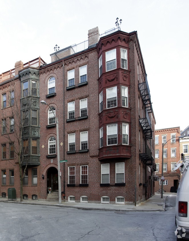 Primary Photo - 65 N Margin St