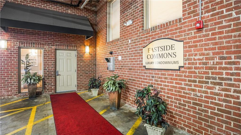 850 E Main St Unit 524, Stamford, CT 06902 Condo for Rent in Stamford