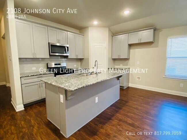Foto del edificio - 2108 Johnson City Ave