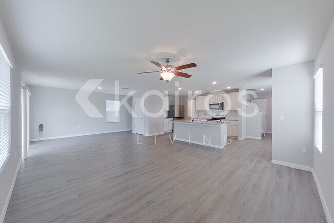 Building Photo - 4459 SW 85 Ln