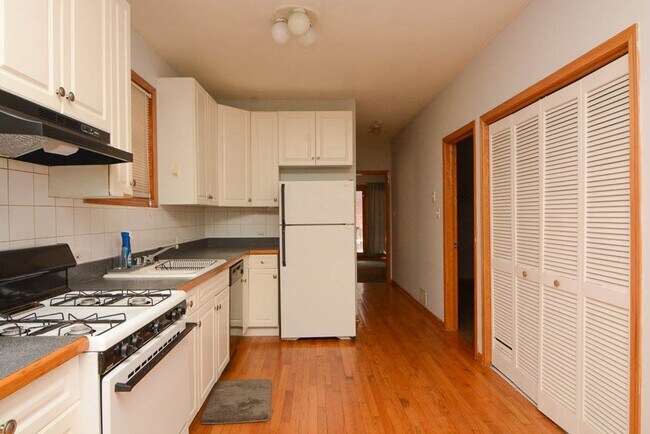 Foto del edificio - 3121 N Hoyne Ave