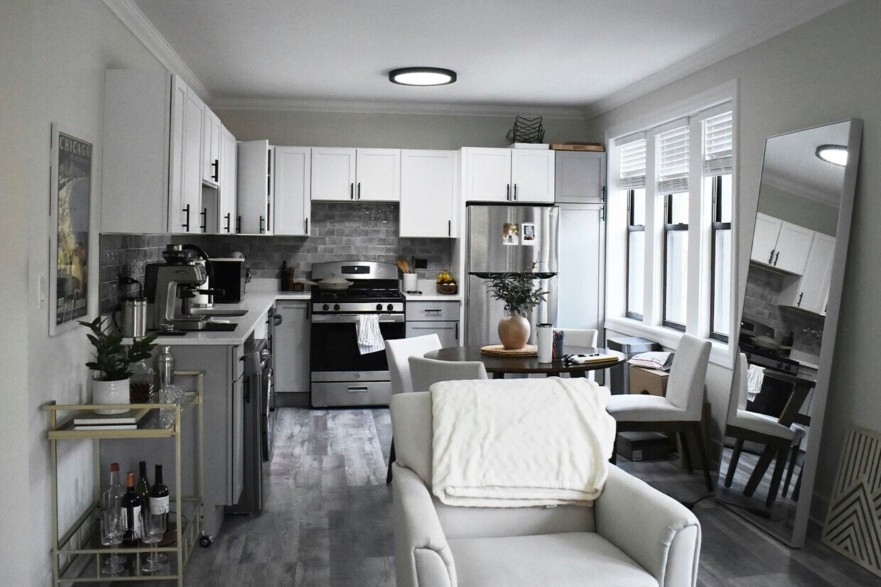 Foto principal - 839 W Cornelia Ave