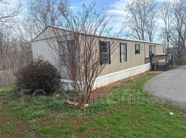 Building Photo - 3160 Dunn St