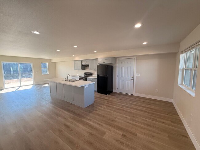 Foto del edificio - 3040 Bennington Pl