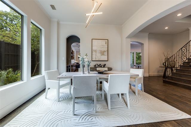 Foto del edificio - 8647 Wingate Dr