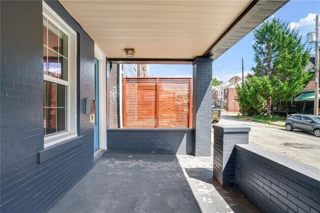 Foto del edificio - 7307 Florence Ave