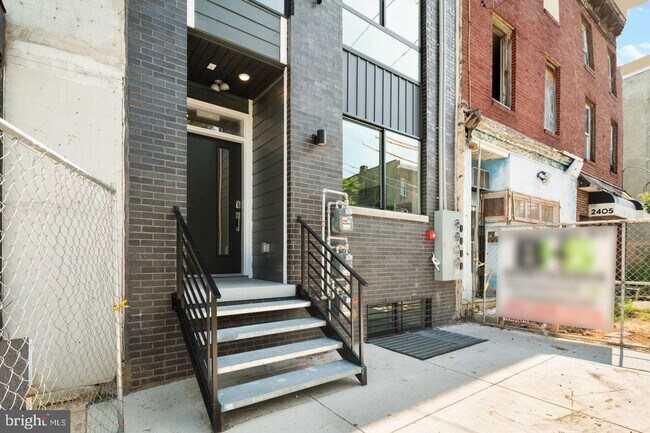 Foto del edificio - 2409 Ridge Ave