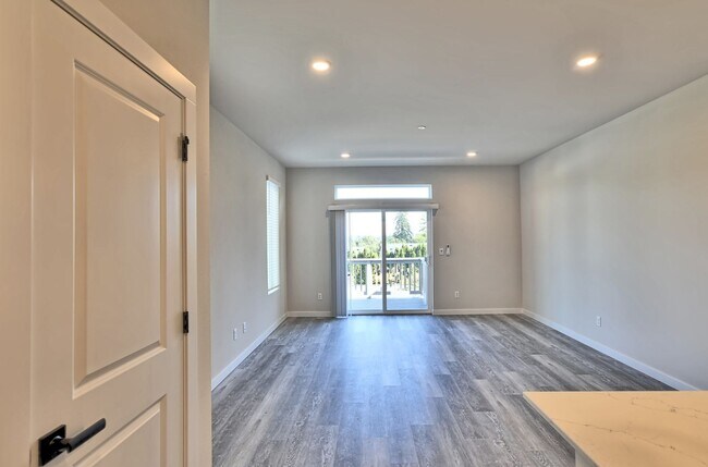 Foto del edificio - Brand New Luxury Townhomes