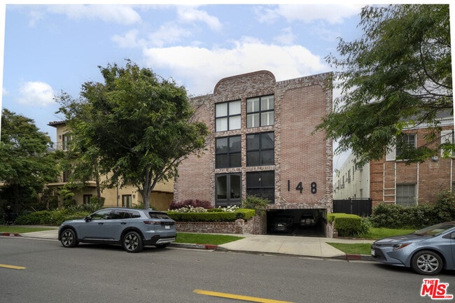 Foto del edificio - 148 S Reeves Dr