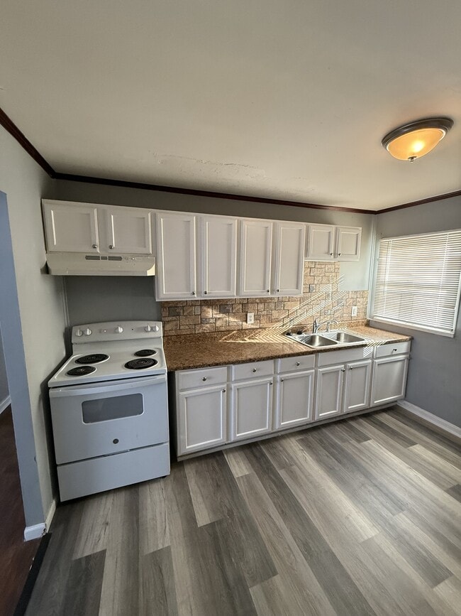 Foto del edificio - 4715 E 33rd St