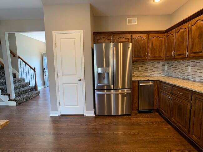 Building Photo - 3318 SW Regatta Dr