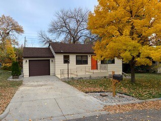 front of house - 2715 Sunnyview Ln