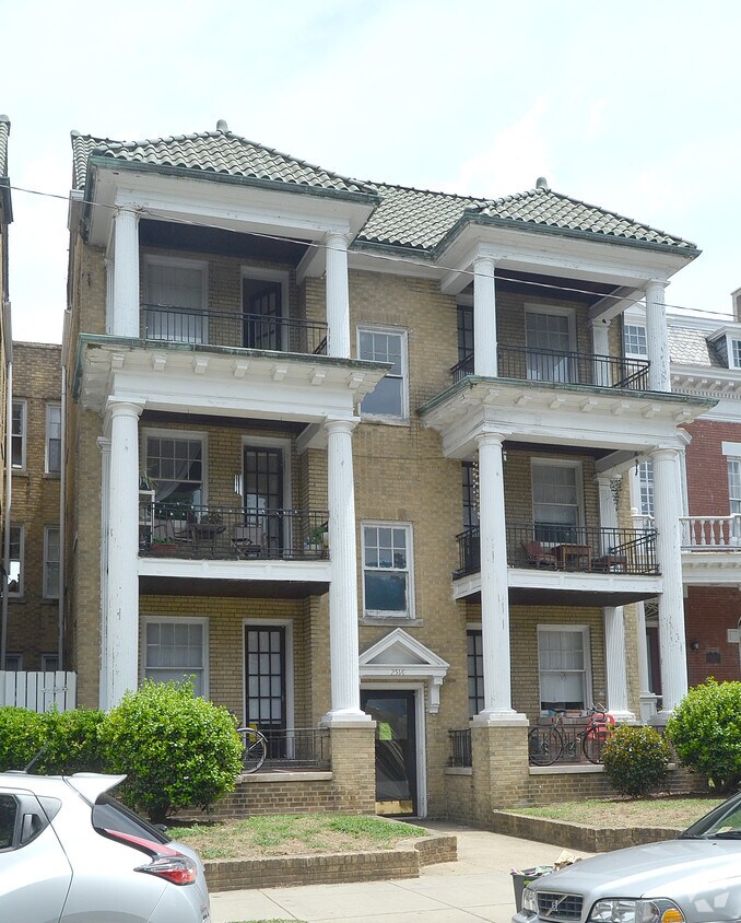 Primary Photo - 2516 W Grace St