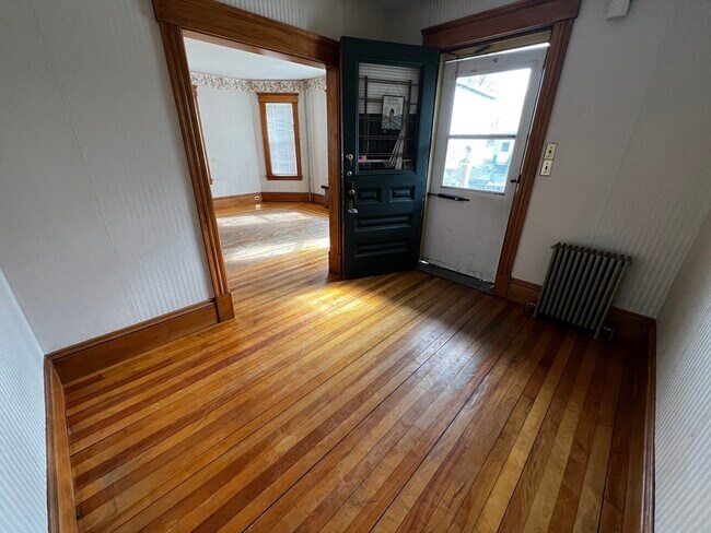 Foto del edificio - 136 Maywood St
