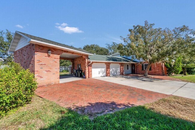 Building Photo - 223 Denese Ln