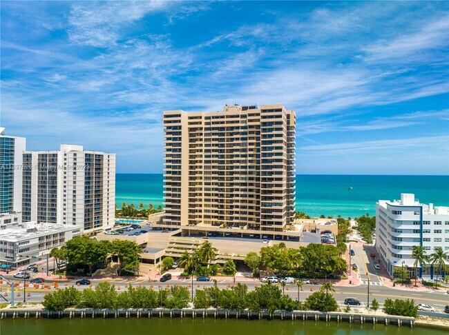 Foto del edificio - 2555 Collins Ave