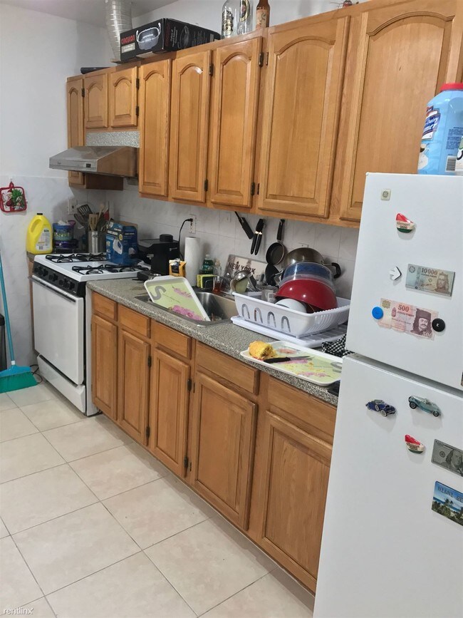 Building Photo - 8402 4th Ave